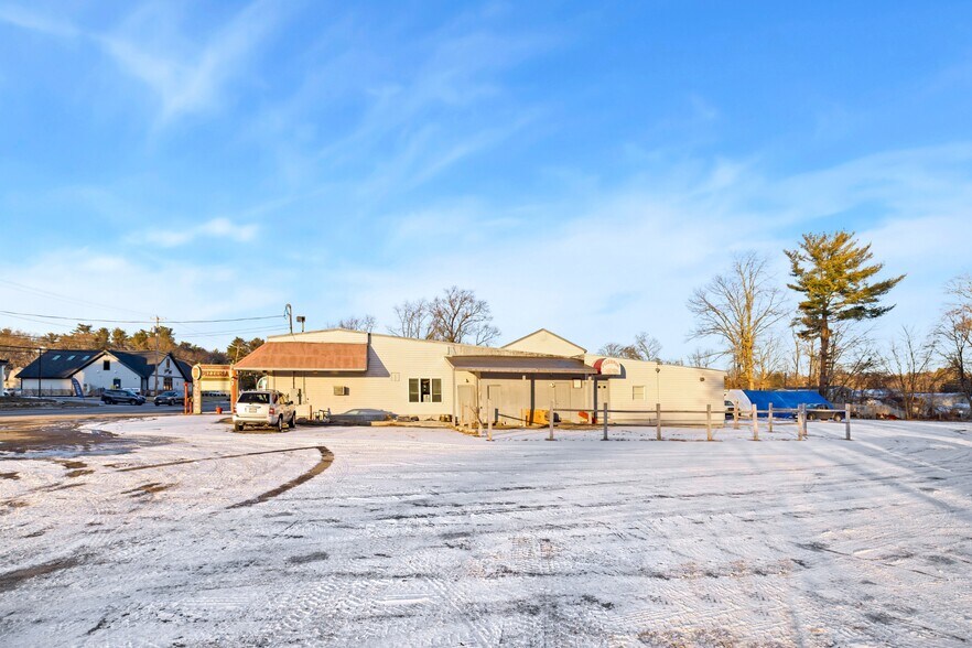 More Photos Of 188 Lafayette Rd, Salisbury Restaurant For Sale