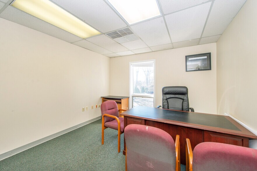 More Photos Of 1594-1600 US Highway 130, North Brunswick Medical For Lease