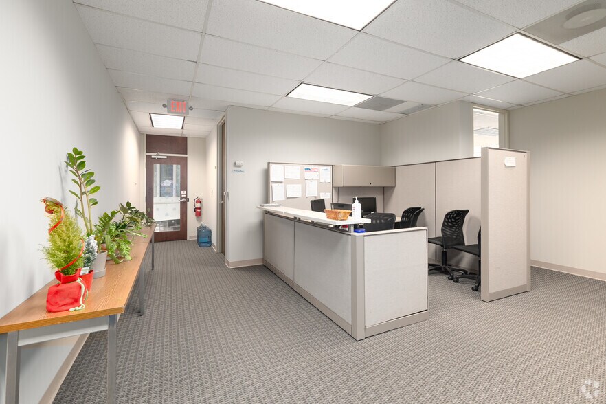 More Photos Of 101 Grovers Mill Rd, Lawrenceville Office For Sale