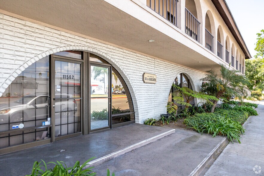 More Photos Of 13512-13522 Newhope St, Garden Grove Industrial For Lease