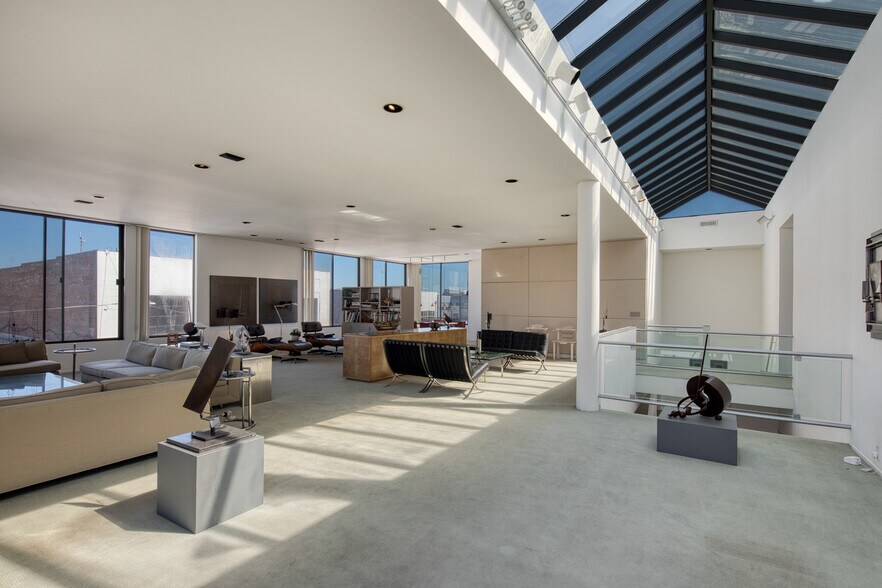 More Photos Of 250 Dore St, San Francisco Light Distribution For Sale