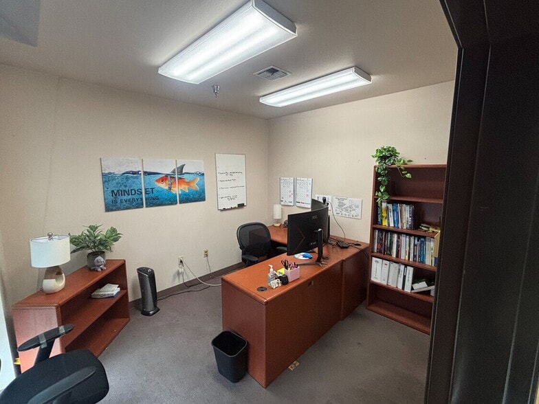 More Photos Of 1128 S Commercial Way SE, Albany Warehouse For Lease