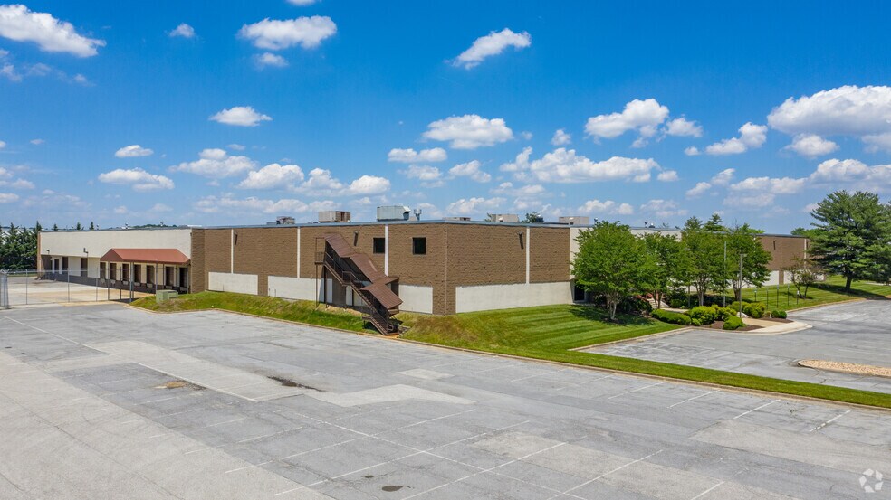 More Photos Of 6720 Baymeadow Dr, Glen Burnie Warehouse For Lease