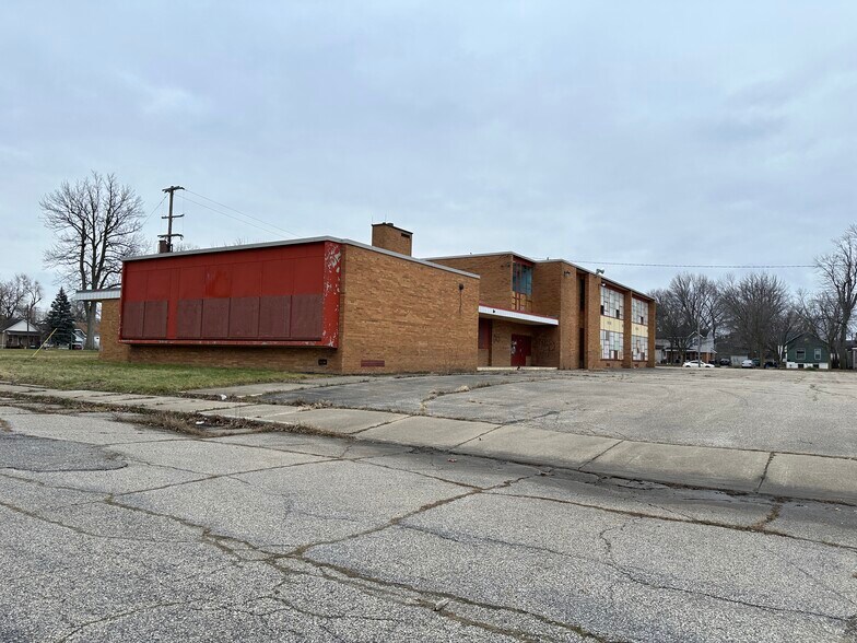 More Photos Of 1123 N Sherman St, Bay City Schools For Lease