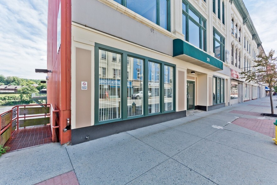 More Photos Of 211 Water St, Augusta Office For Sale