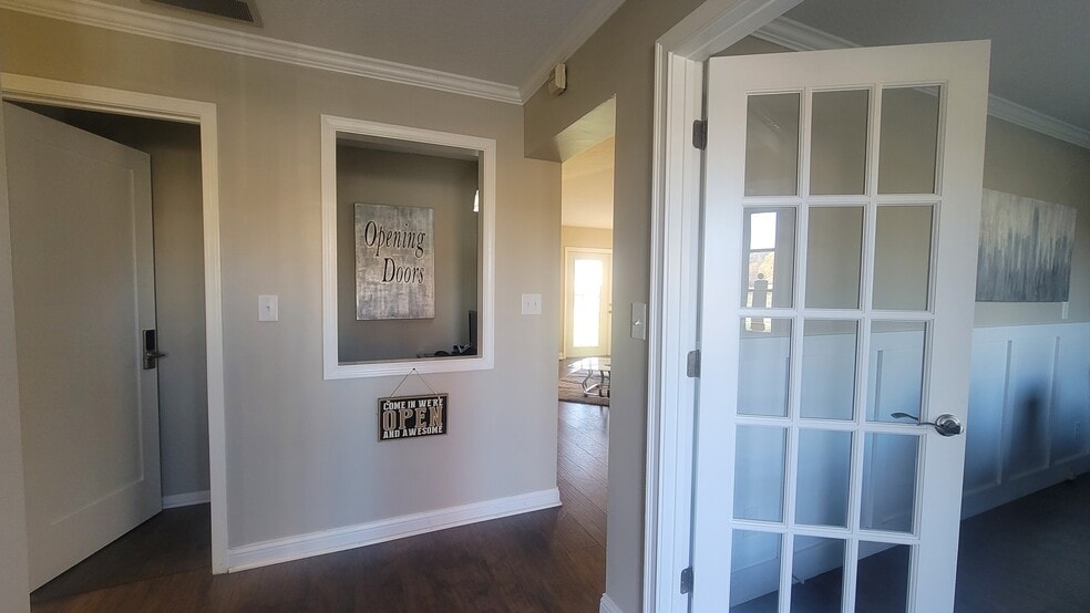 More Photos Of 6004 S East St, Indianapolis Medical For Sale