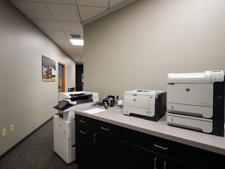More Photos Of 2321 W Grand Ave, Wisconsin Rapids Office For Sale