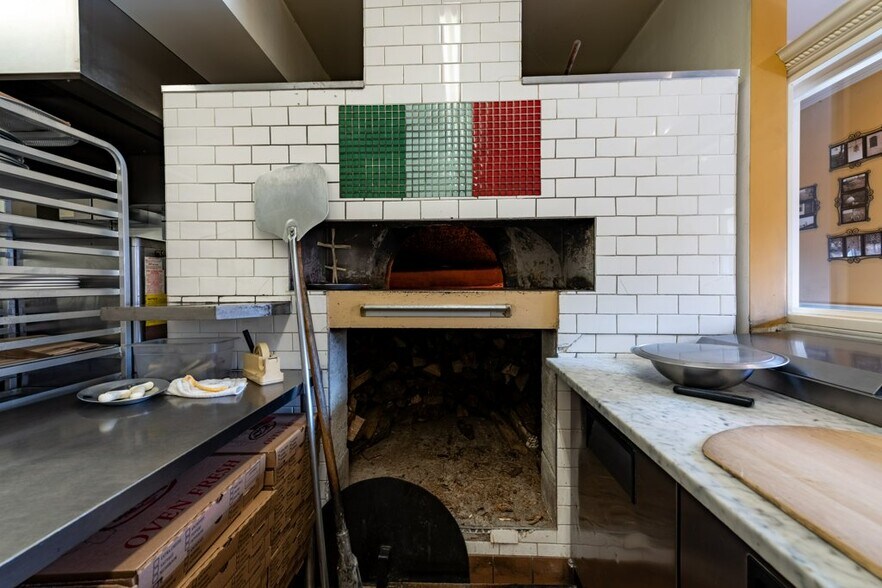 More Photos Of 376 River Rd, Shelton Restaurant For Sale