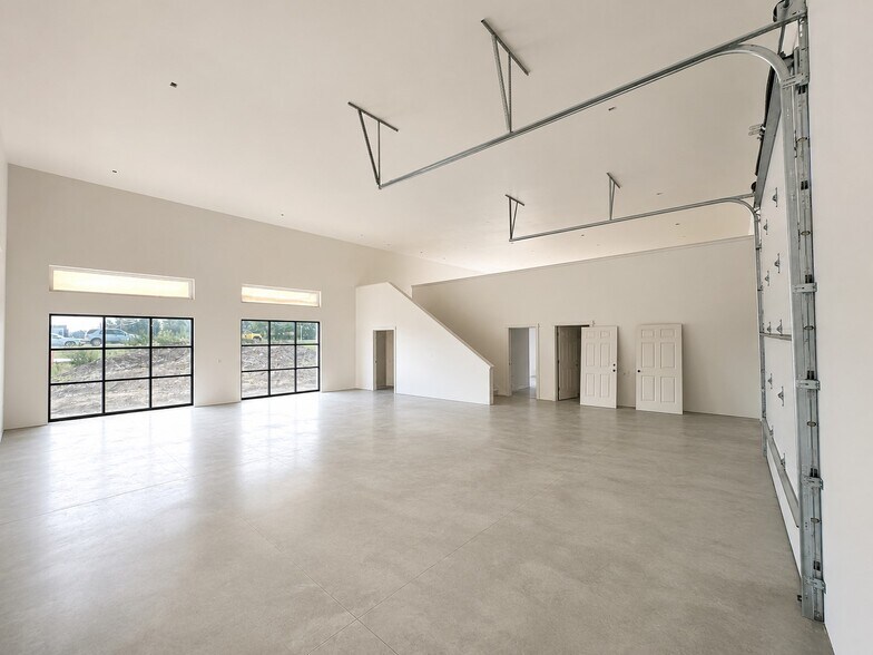 More Photos Of 82 Laura Louise Ln, Bozeman Flex For Lease