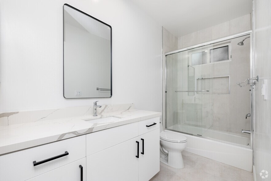 More Photos Of 6337 Primrose Ave, Los Angeles Apartments For Sale