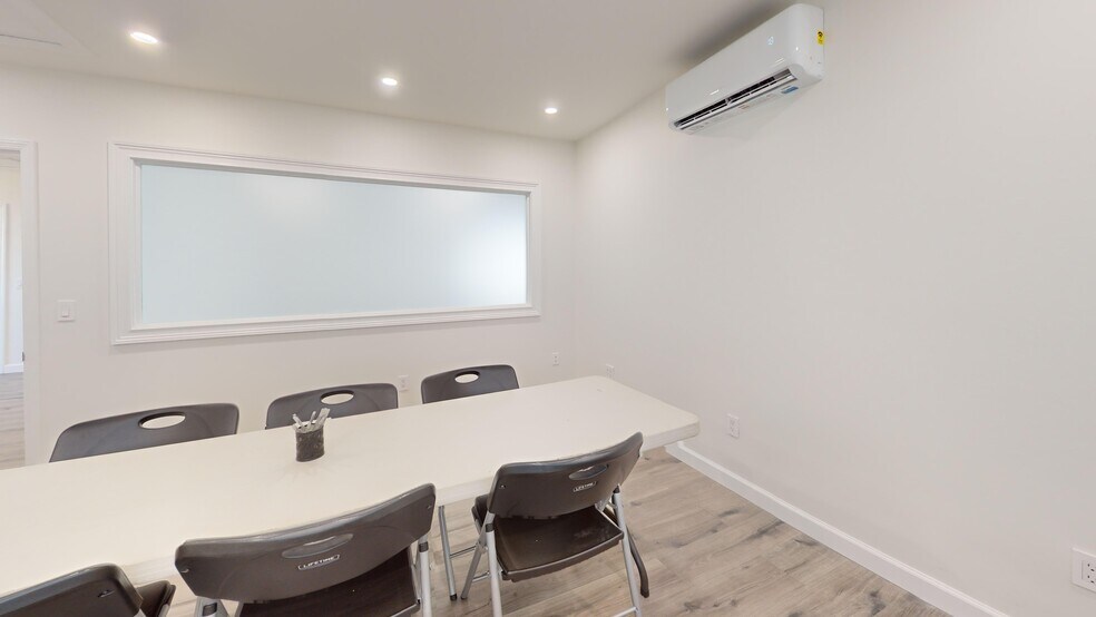 More Photos Of 1444 Clove Rd, Staten Island Office For Lease