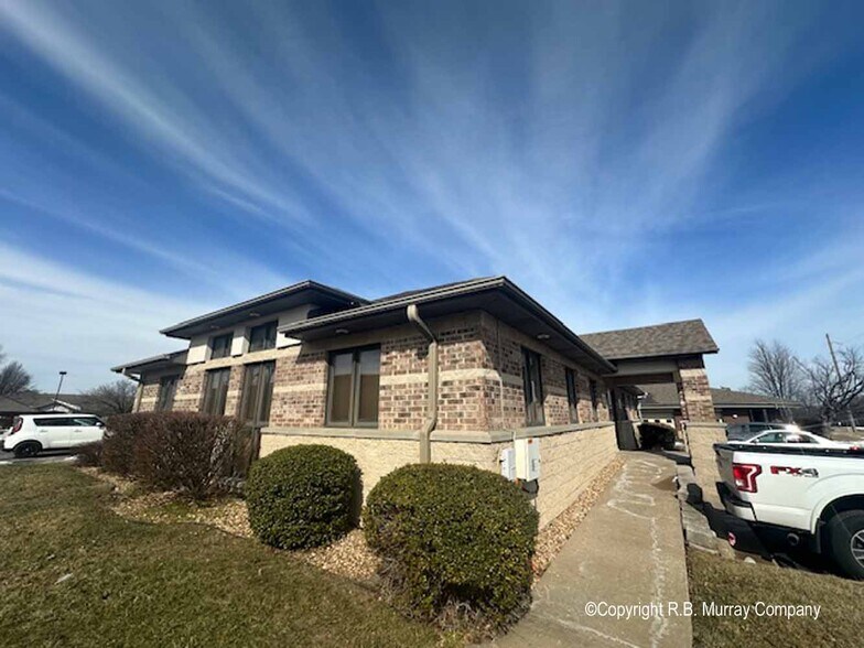 More Photos Of 1368 E Kingsley St, Springfield Office For Lease