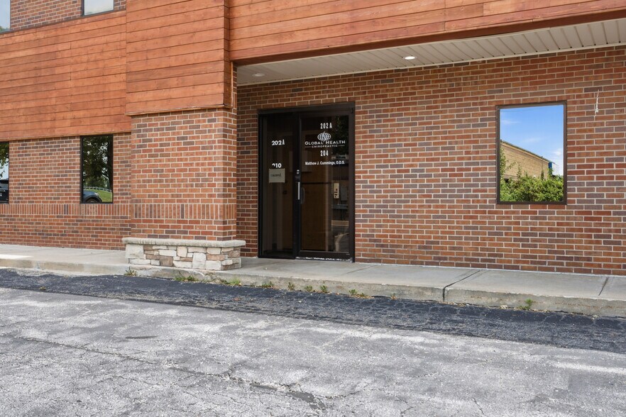 More Photos Of 401 SW Ward Rd, Lee's Summit Loft Creative Space For Lease