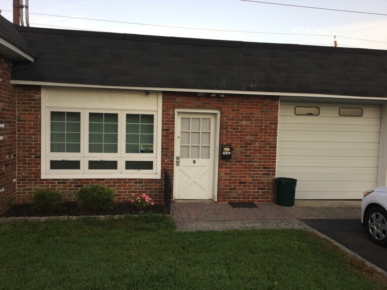 More Photos Of 1010 Rose Ave, Runnemede Flex For Sale