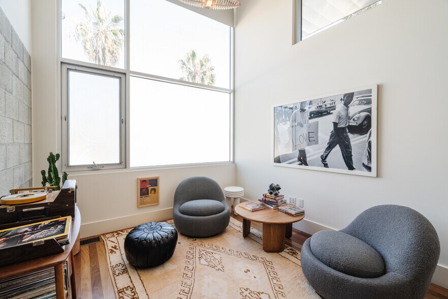 More Photos Of 1320 Abbot Kinney Blvd, Venice Loft Creative Space For Sale