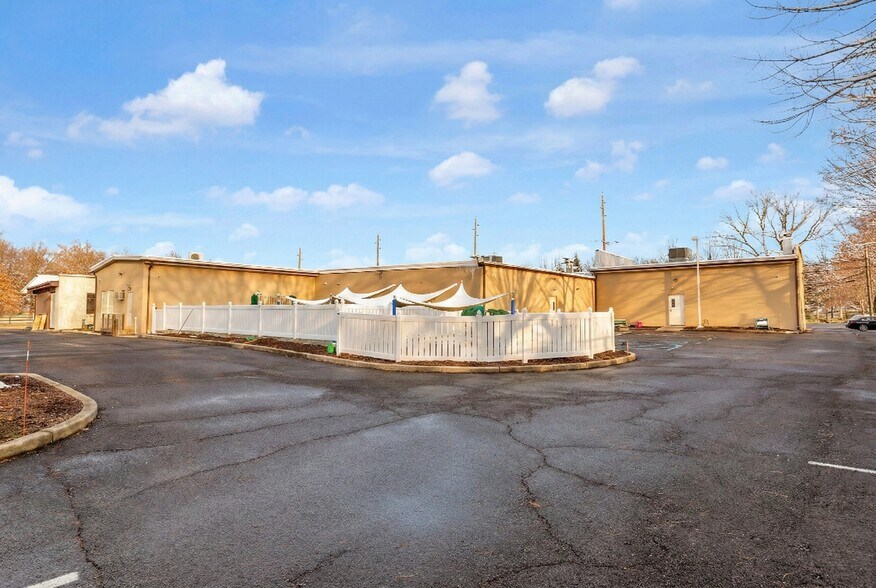 More Photos Of 1805 Princeton Ave, Trenton Daycare Center For Sale