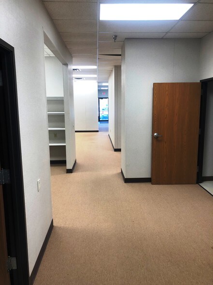 More Photos Of 1036-1062 Corporate Ln, Export Storefront Retail Office For Lease