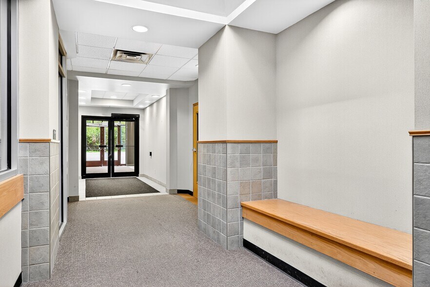 More Photos Of 1240 New Scotland Rd, Slingerlands Medical For Lease