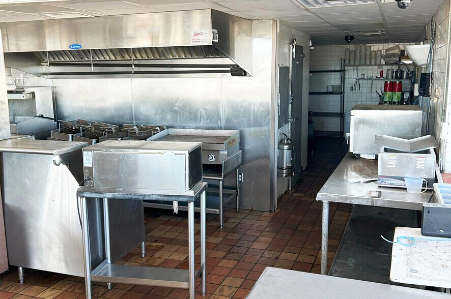 More Photos Of 609 W Broadway St, Fritch Fast Food For Lease
