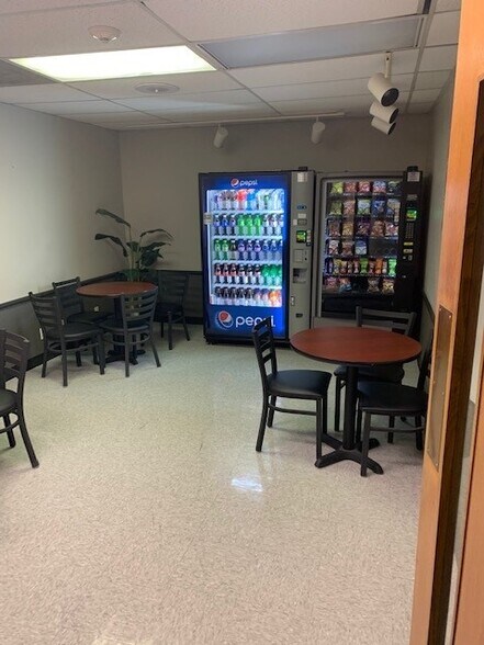 More Photos Of 655 Craig Rd, Creve Coeur Office For Lease