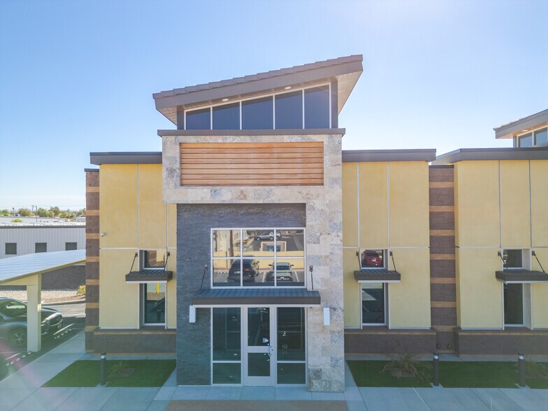 More Photos Of 1446 W Pico Ave, El Centro Medical For Lease