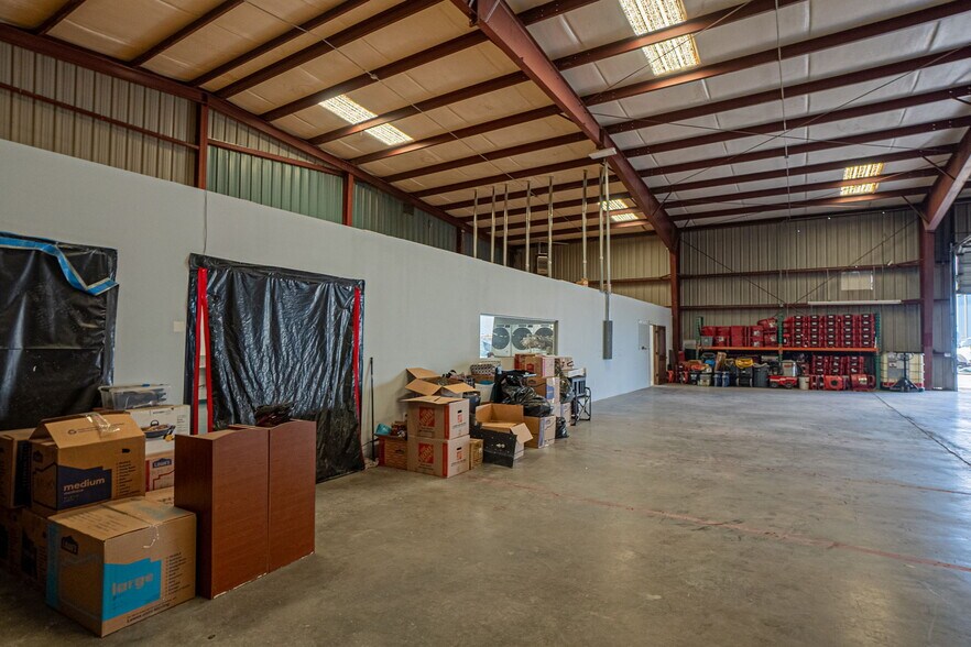 More Photos Of 3500 Confederate Rd, El Paso Warehouse For Lease