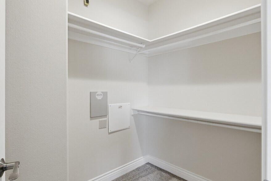 More Photos Of 1101 East Ave, Burbank Apartments For Sale