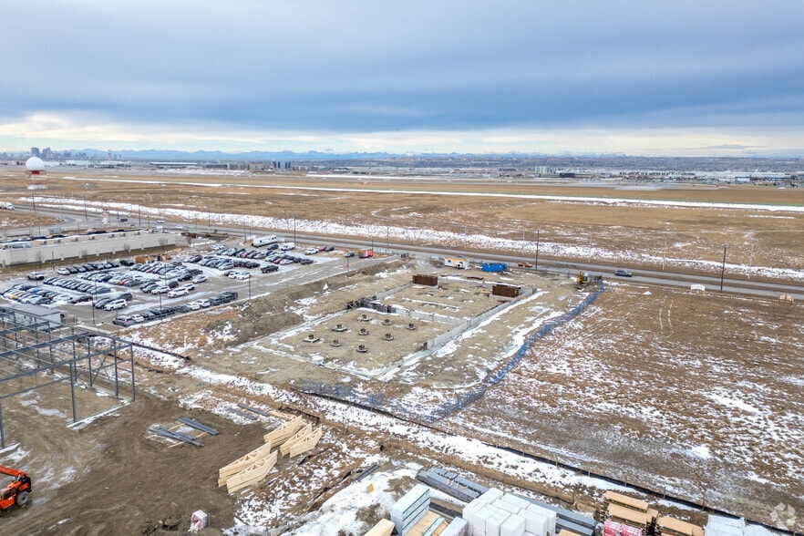 More Photos Of 10680 36 St NE, Calgary Distribution For Lease