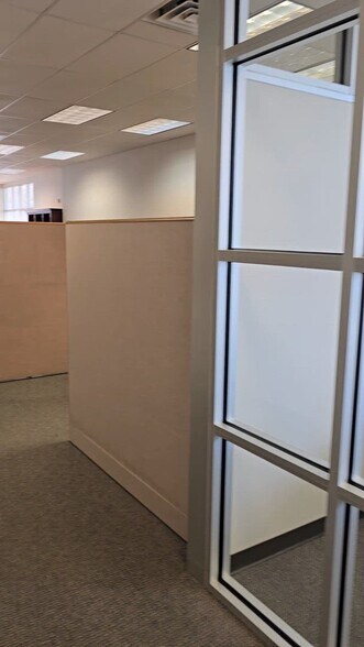 Primary Photo Of 407 Pine St, Mount Vernon Office Residential For Lease