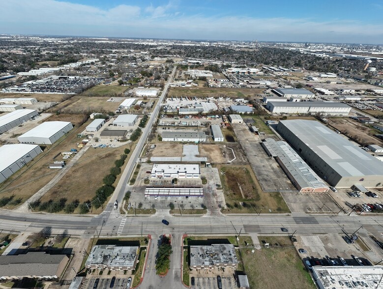 More Photos Of 2077 Magnolia Dr, Pasadena Industrial For Sale