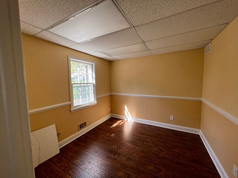 More Photos Of 19 E Main St, Mendham Medical For Sale