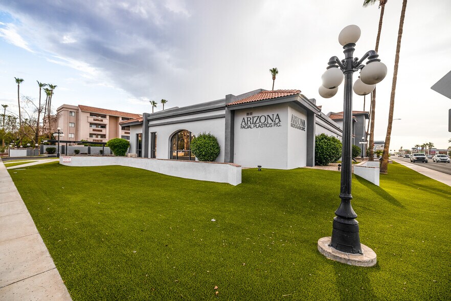 More Photos Of 3102-3104 E Indian School Rd, Phoenix Office For Sale