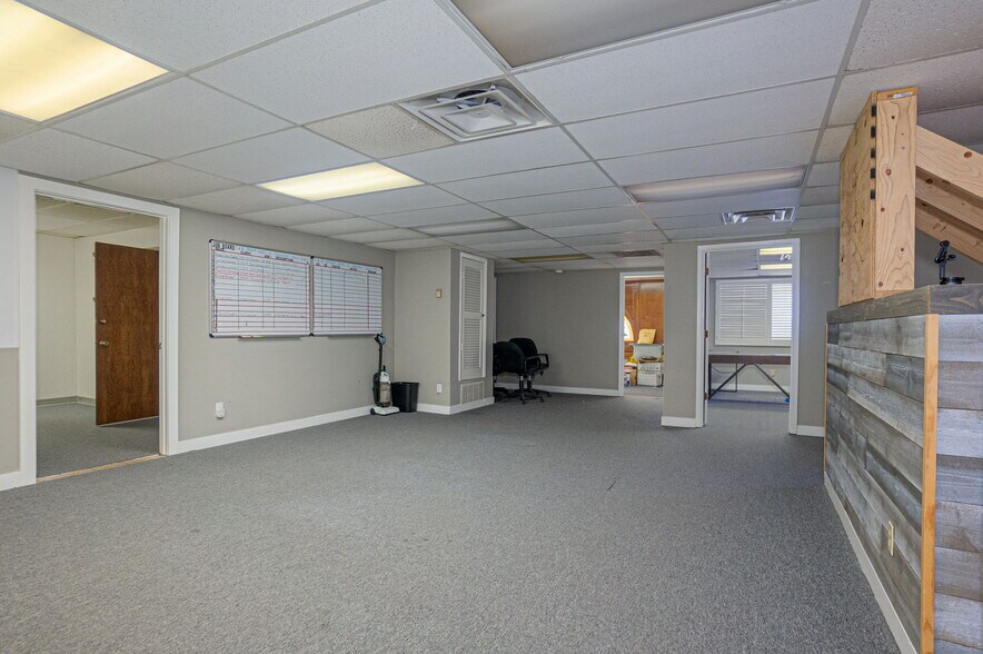 More Photos Of 3500 Confederate Rd, El Paso Warehouse For Sale