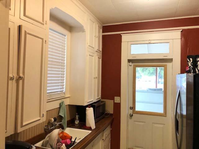 More Photos Of 163 W Bridge St, New Braunfels Office For Lease