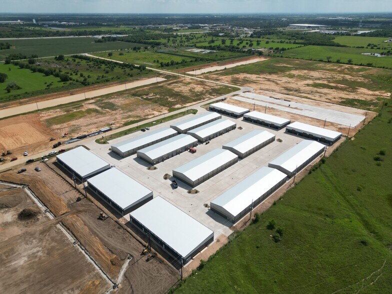 More Photos Of 30110 Binford Park Rd, Waller Unknown For Lease