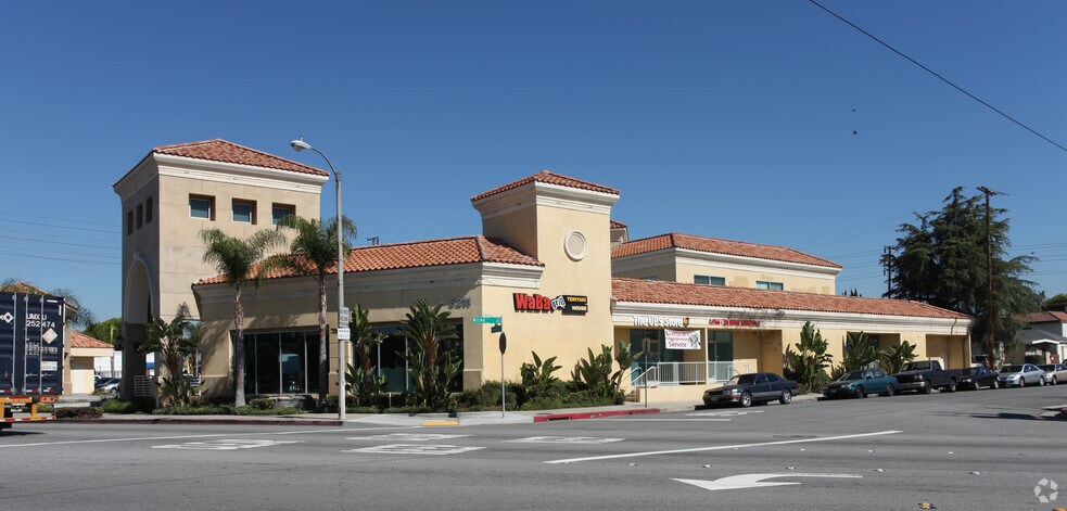 More Photos Of 5201-5211 E Washington Blvd, Commerce Unknown For Lease