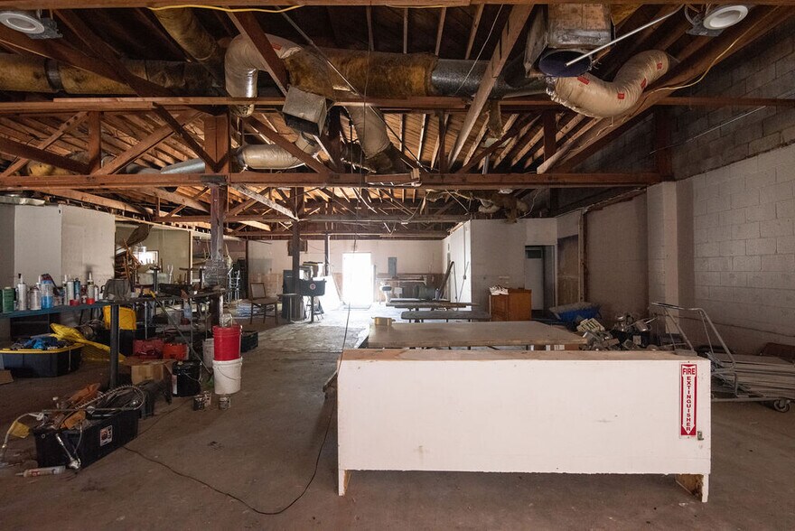 More Photos Of 132 S 1st St, Turlock Storefront For Sale