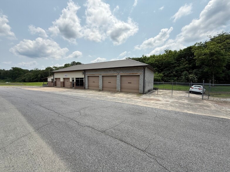 More Photos Of 69 Railroad Ave, Dora Specialty For Sale