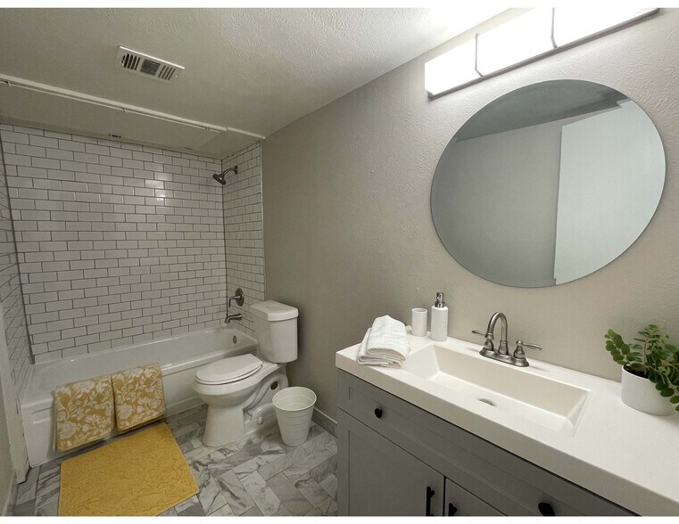 More Photos Of 2211 S Vernon Ave, Dallas Apartments For Sale