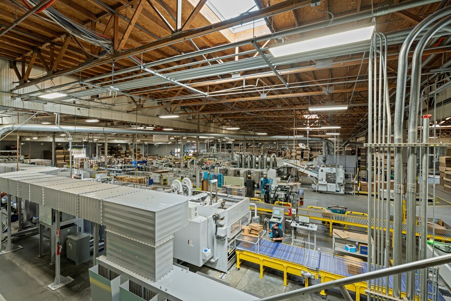 More Photos Of 13100 Danielson St, Poway Warehouse For Sale