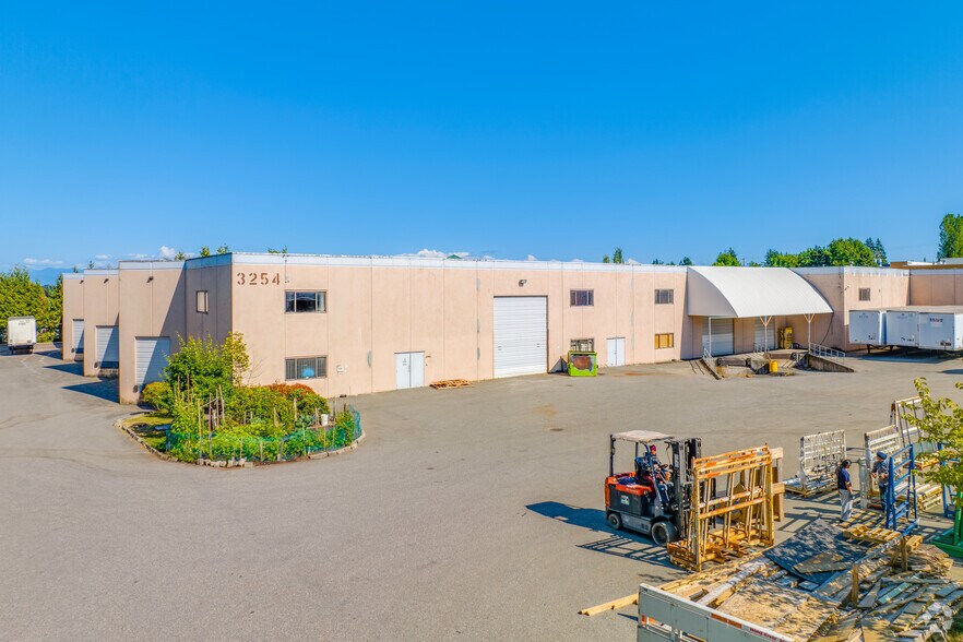 Primary Photo Of 3254 262 St, Aldergrove Unknown For Lease