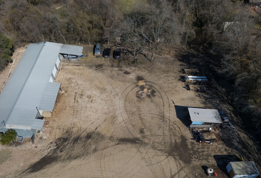 More Photos Of 7310 Sherwood Rd, Austin Flex For Lease