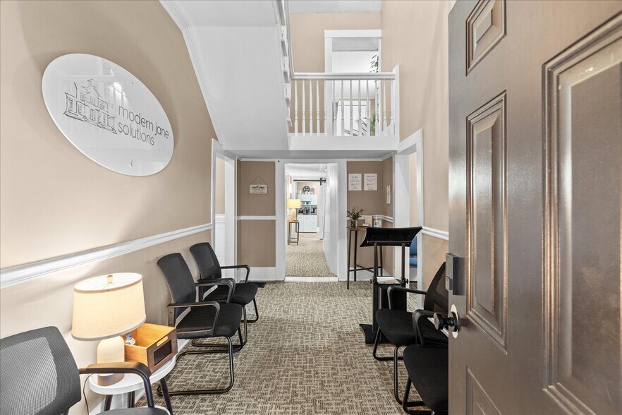 More Photos Of 306 N Thornton Ave, Dalton Office For Sale