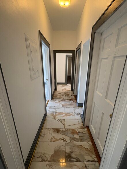 More Photos Of 444 N Main St, Suffolk Office For Lease