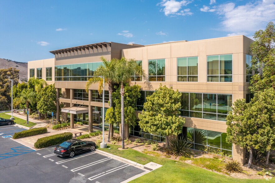 More Photos Of 901 Calle Amanecer, San Clemente Office For Lease