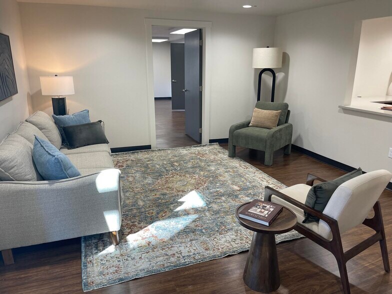 More Photos Of 1107 W Ironwood Dr, Coeur d'Alene Office For Lease