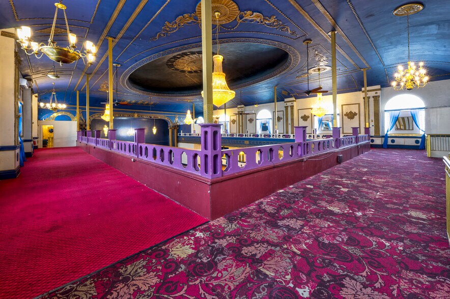 More Photos Of 5670 58th St, Flushing Lodge Meeting Hall For Sale