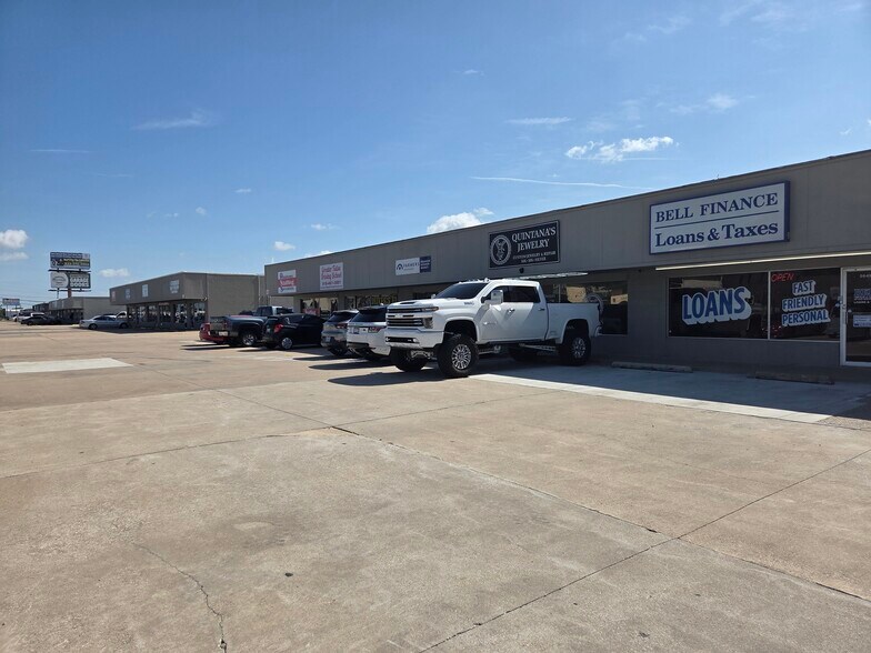 More Photos Of 5515 S Mingo Rd, Tulsa Unknown For Lease