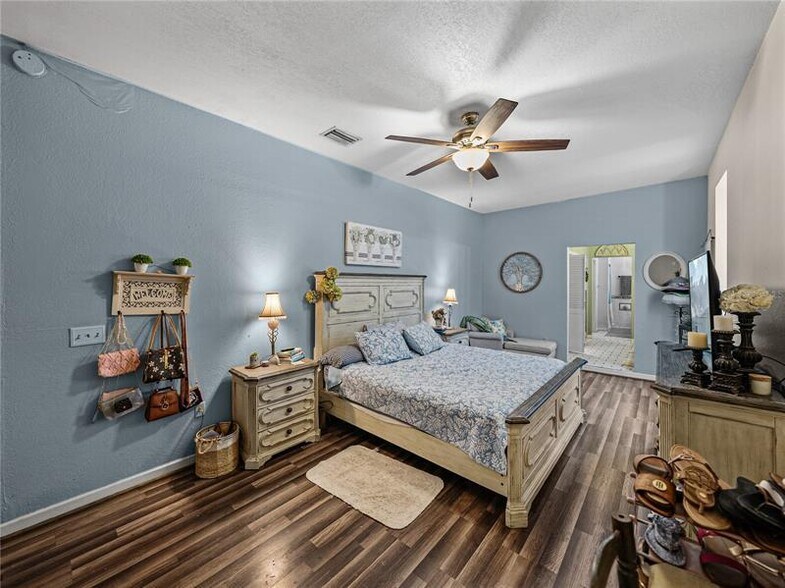 More Photos Of 135 S Central Ave, Bartow Storefront Retail Residential For Sale