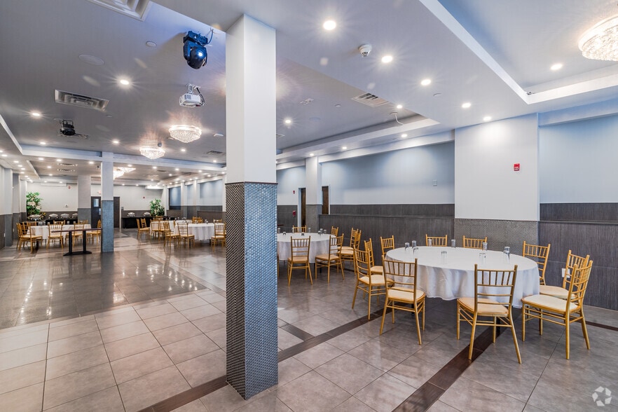 More Photos Of 275 Route 4, Paramus Unknown For Lease